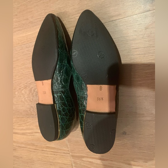 Gucci | Green Alligator Flats - Picture 2 of 6